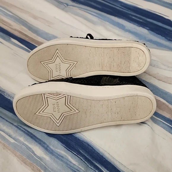 Steve Madden Kid’s Sequin Emoji Smiley Sneakers, Size 3 - Picture 7 of 8